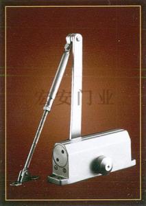 閉門器